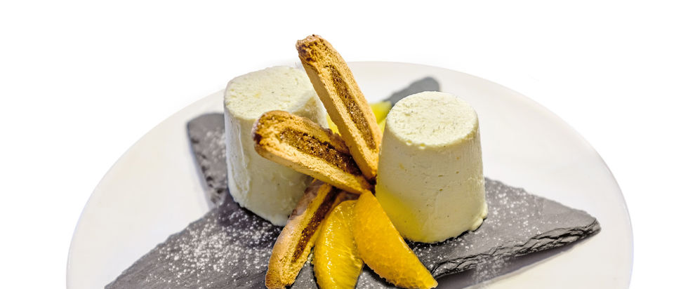 Crème fraîche-Köpfli mit Weissen Nuss-Biber Spitzen